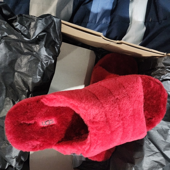 UGG Red Fluffy Sandals, Never Worn - Picture 10 of 12